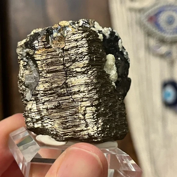 Pyrrhotite with Wolfermite